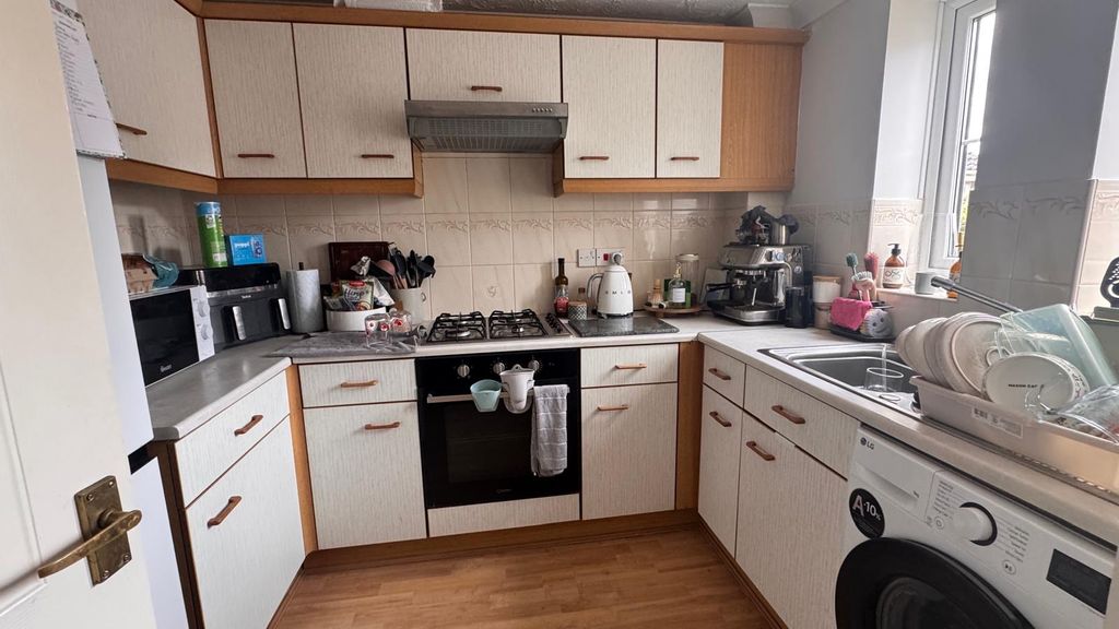 Property photo 2 of 7