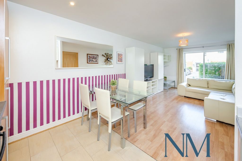 Property photo 2 of 16 Gallery