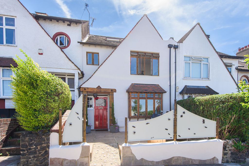 Property photo 1 of 18