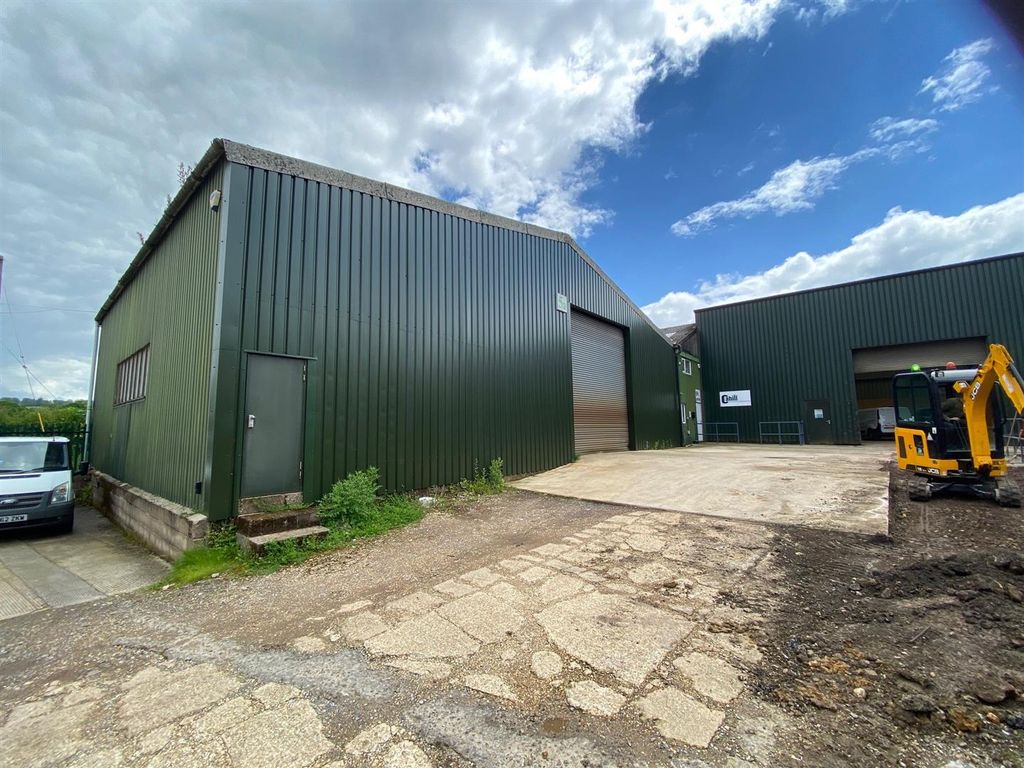 Property photo 1 of 8 5A External.Jpg