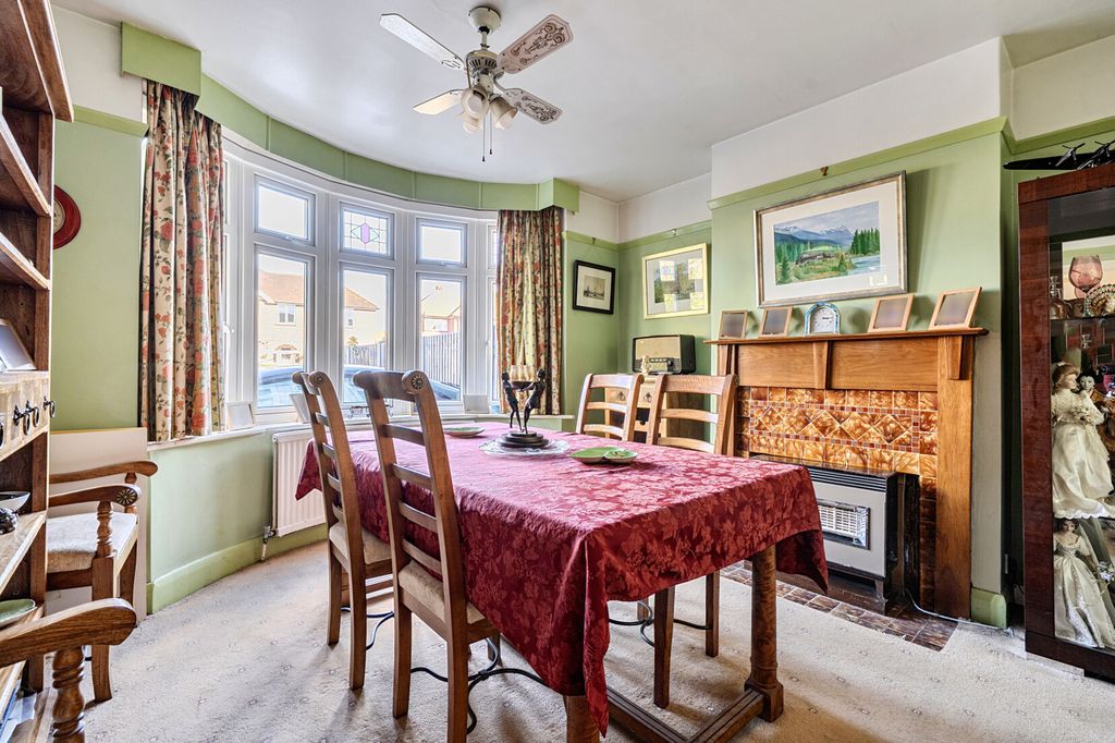 Property photo 3 of 20 Dining Room