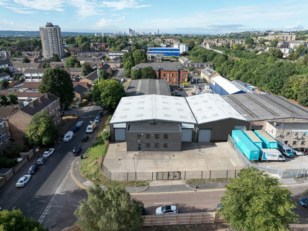 Property photo 1 of 1 Oakfield 5 Air - Aug 2025-04 (Edit).Jpg