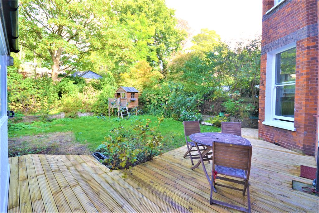 Property photo 2 of 11