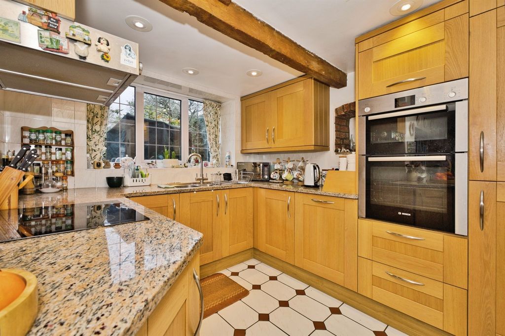 Property photo 2 of 20