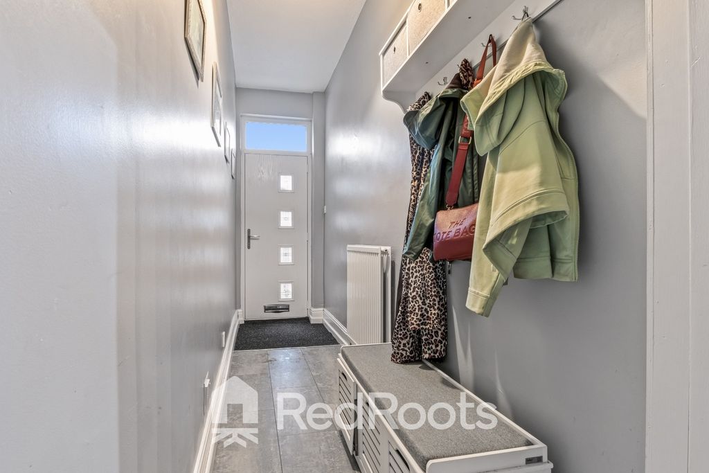 Property photo 2 of 17 4671124