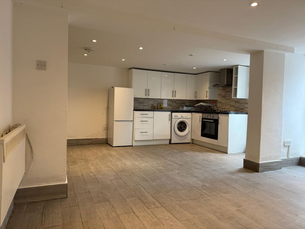 Property photo 1 of 3