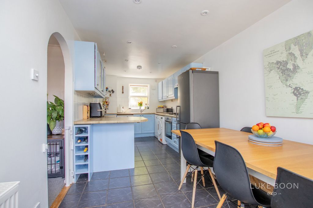 Property photo 2 of 13