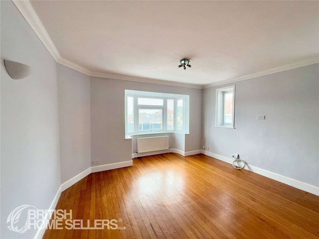 Property photo 3 of 18 Picture No. 14