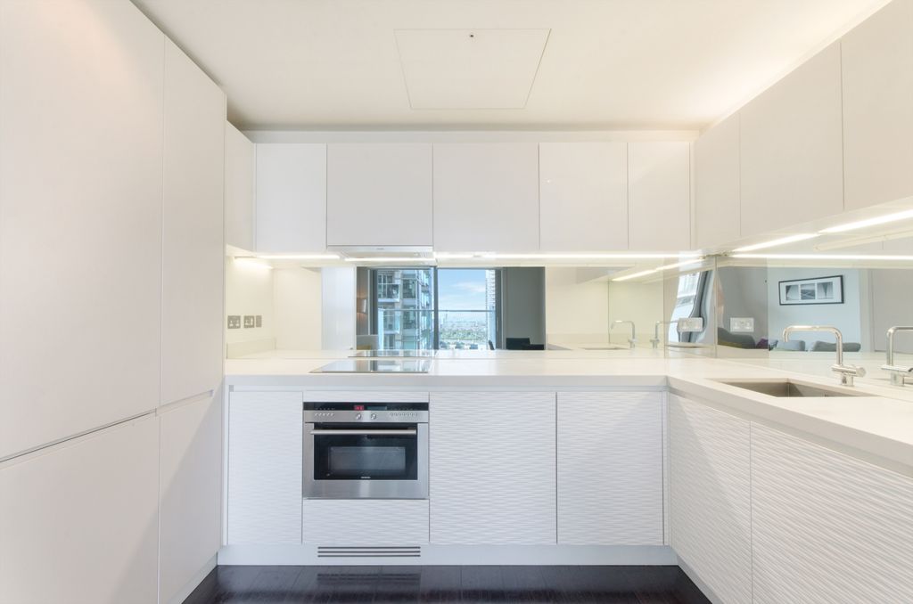 Property photo 3 of 9 Kitchen