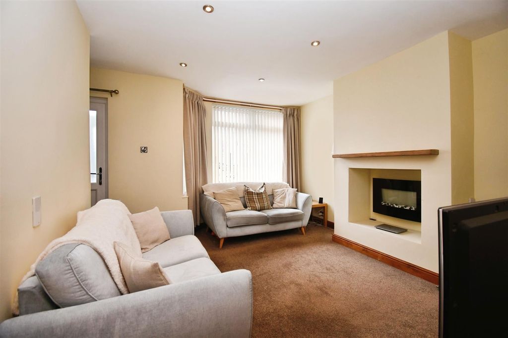 Property photo 2 of 16 Ac63c0d6-U 20 2813 29.Jpg