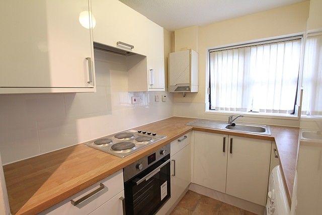 Property photo 1 of 11 Kitchen (Main)