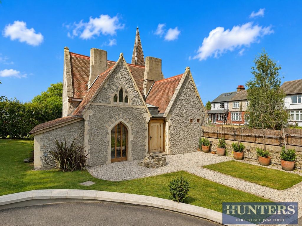 Property photo 1 of 24