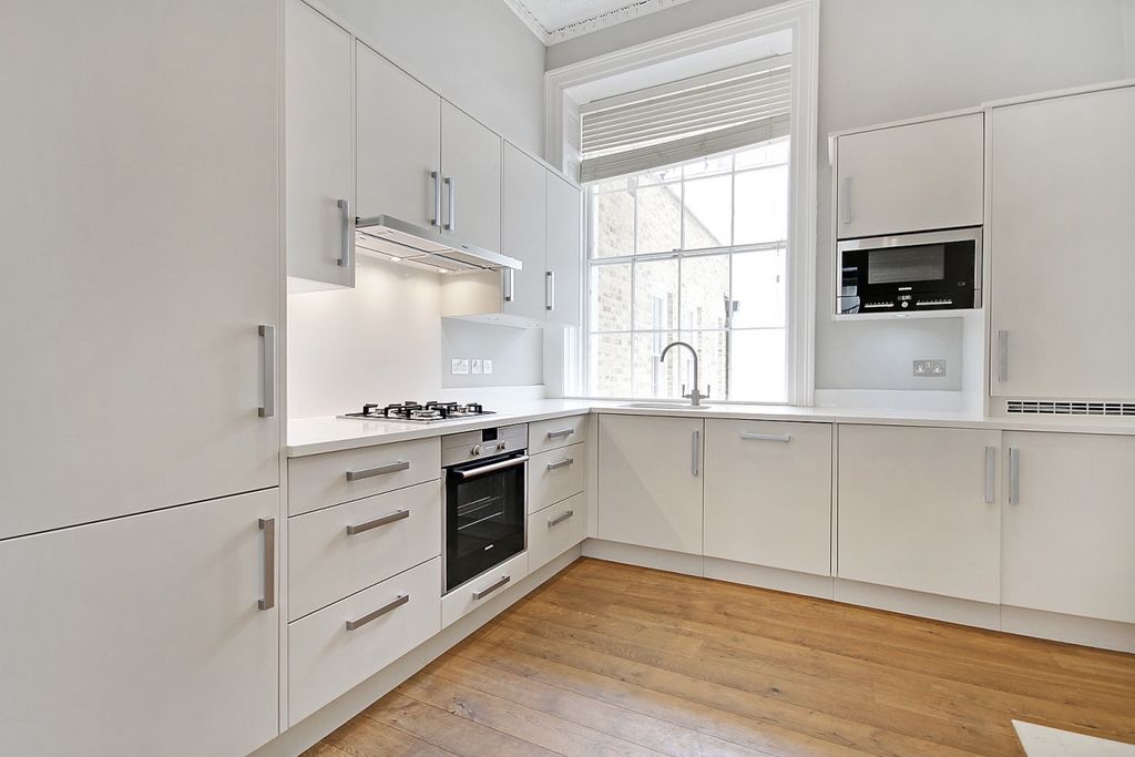 Property photo 2 of 5 Kitchen