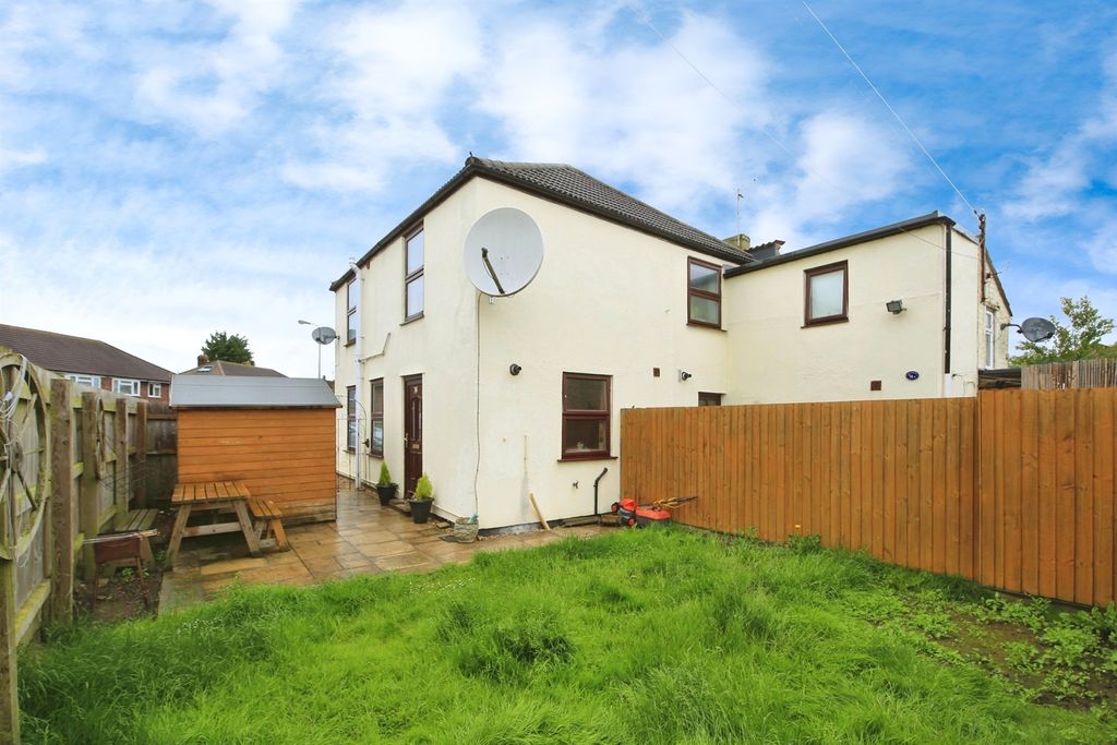 Property photo 2 of 12