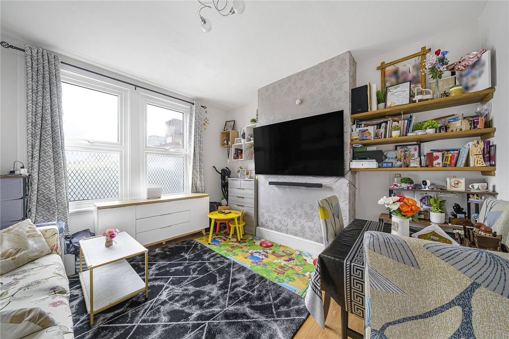 Property photo 2 of 16 Lounbe