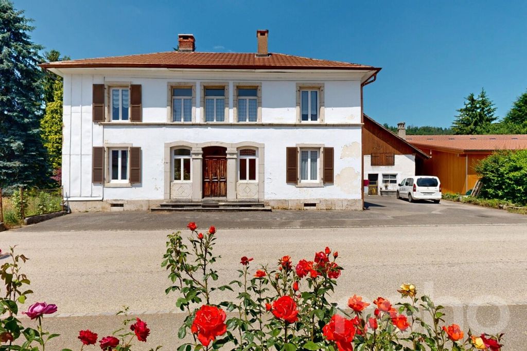 Property photo 2 of 13