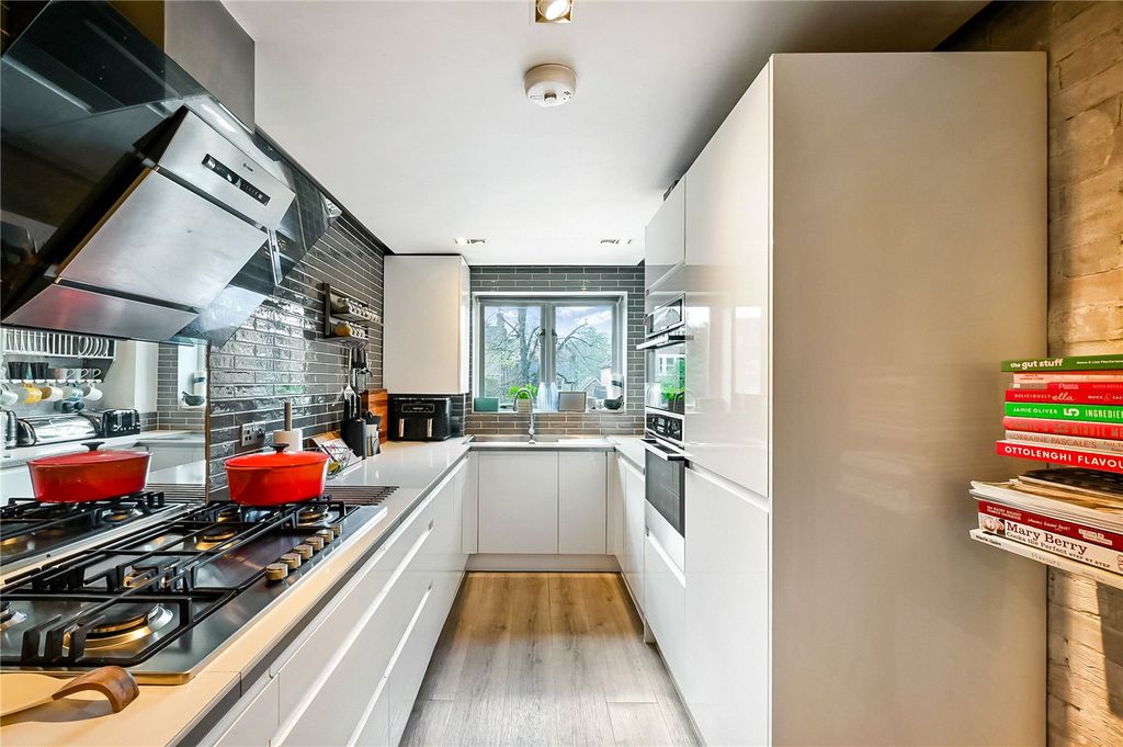 Property photo 3 of 22 Picture No. 47