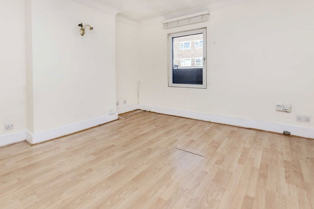 Property photo 1 of 4