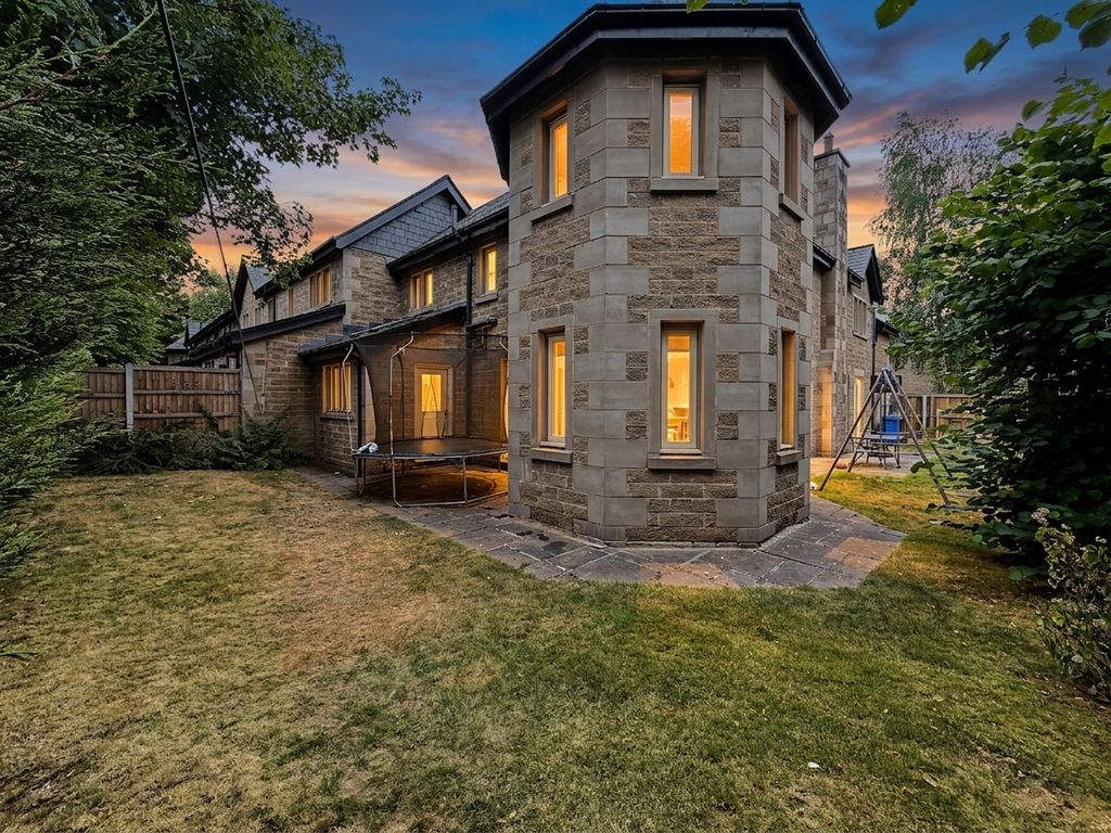 Property photo 1 of 40