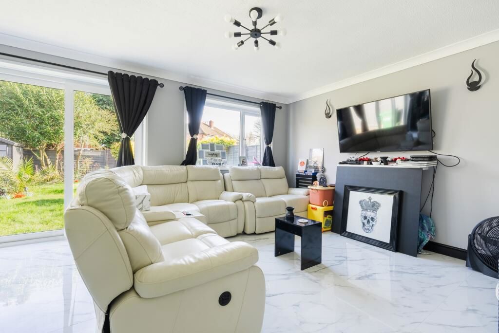 Property photo 3 of 28