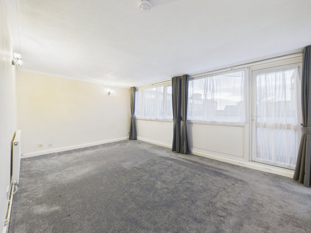 Property photo 2 of 8 Picture No. 13