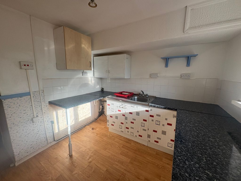 Additional image 6 of 3 bed flat for saleTy'r Llwyn, Wrexham LL14