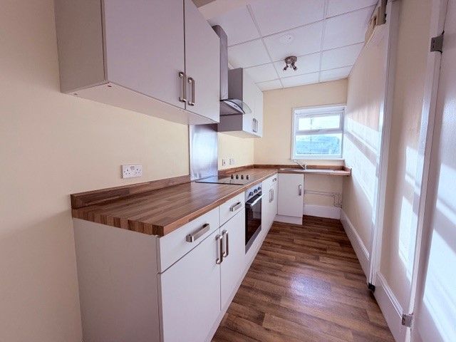 Property photo 2 of 5 Kitchen