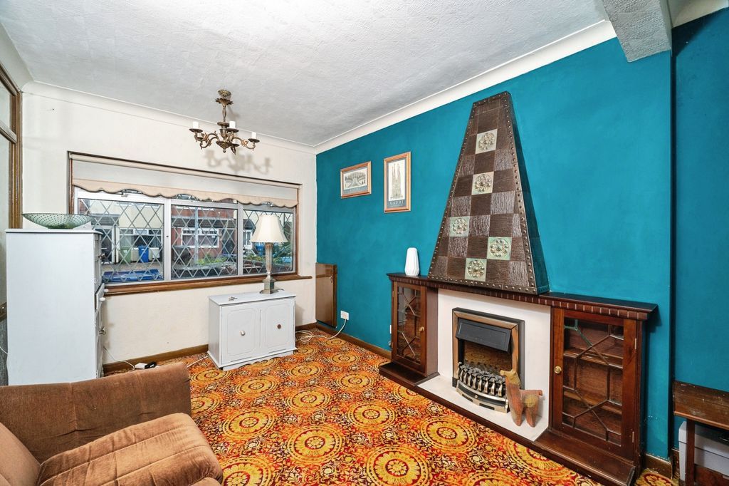 Property photo 2 of 13 Lounge Pic 1