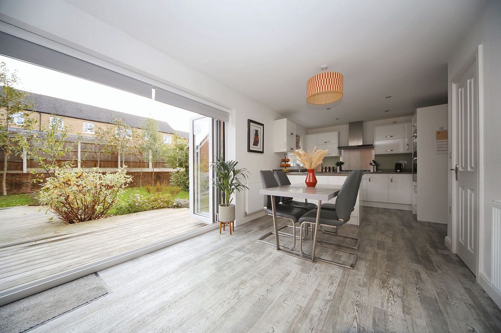 Property photo 3 of 29