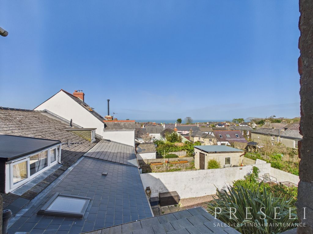 Property photo 3 of 12 Cam05119G0-Pr0084-Still006