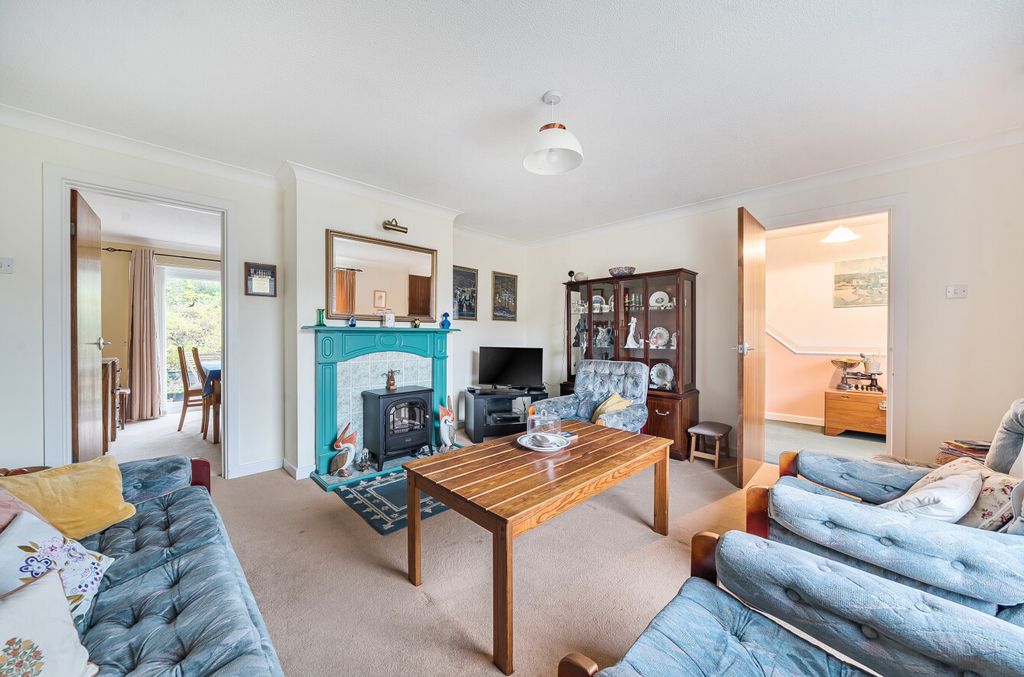 Property photo 2 of 18 1380843-5-69131Ea...