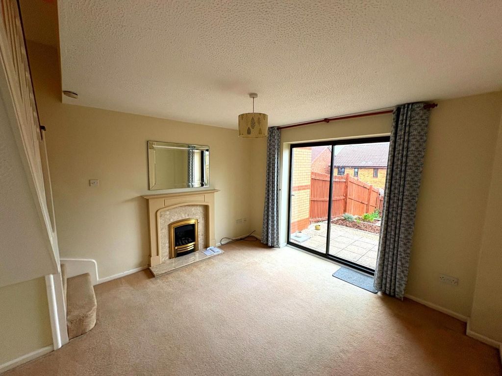 Property photo 3 of 7 Living Room