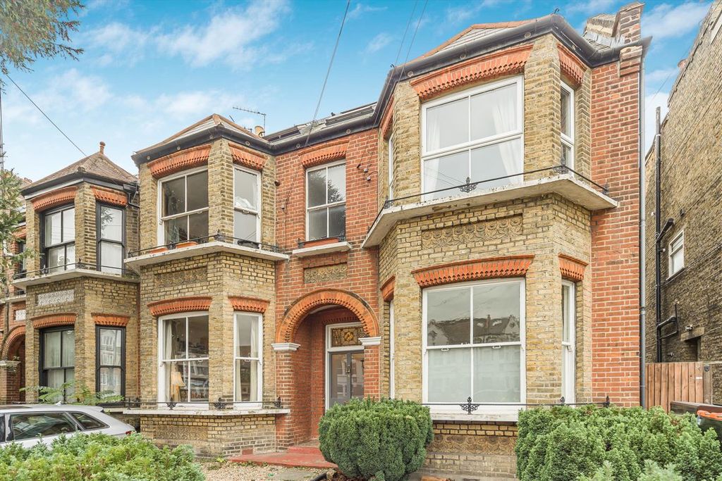 Property photo 1 of 12