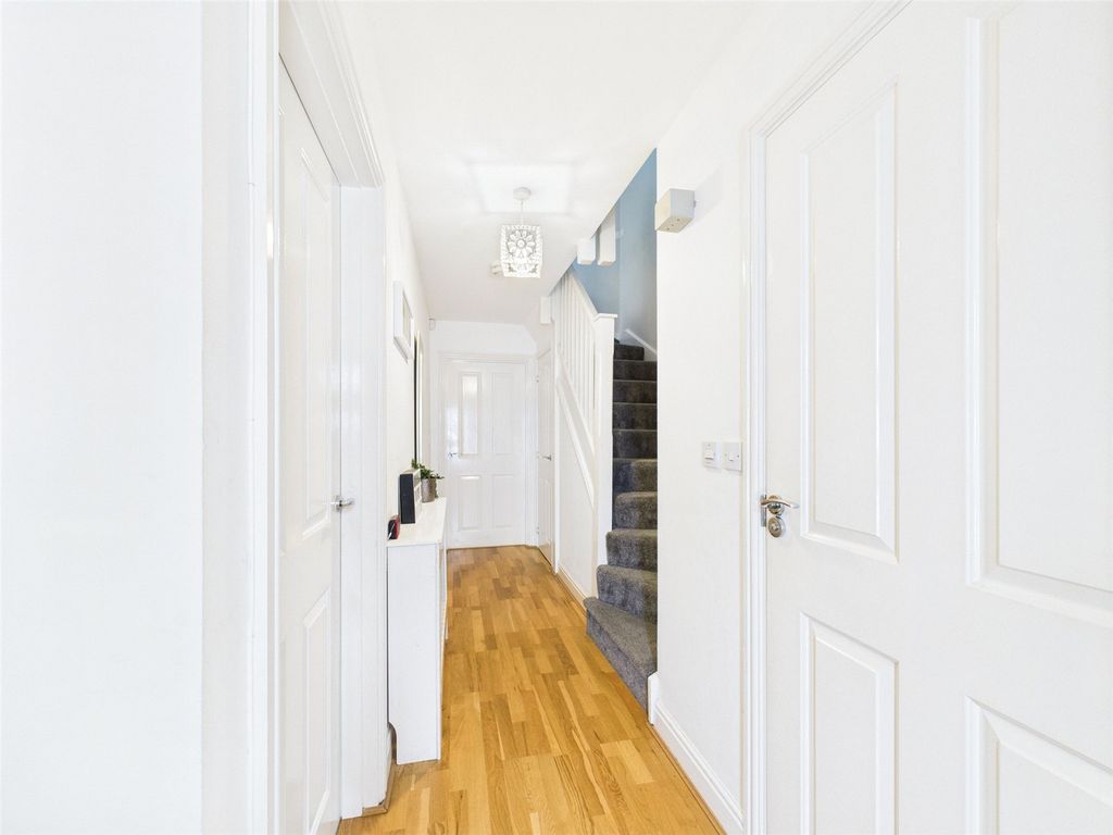 Property photo 2 of 24 Picture No. 13