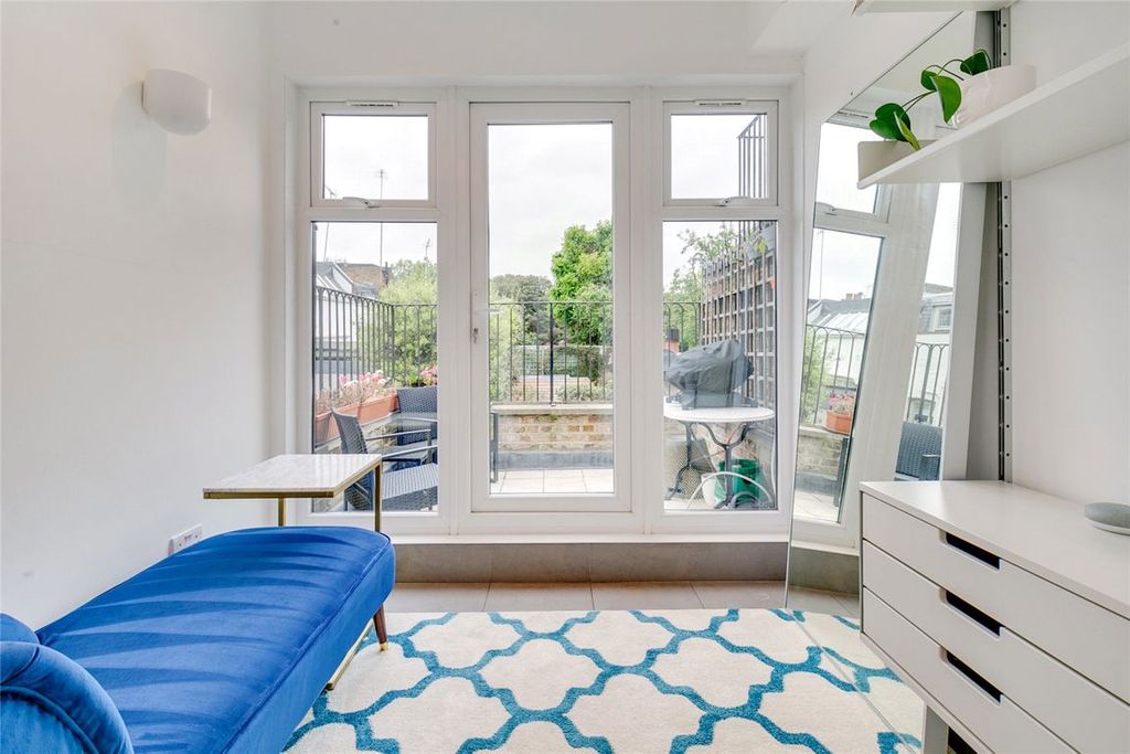 Property photo 3 of 7