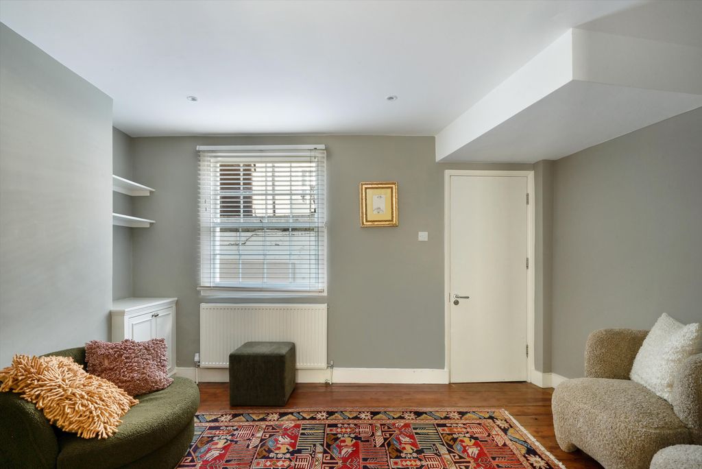 Property photo 2 of 12 Image