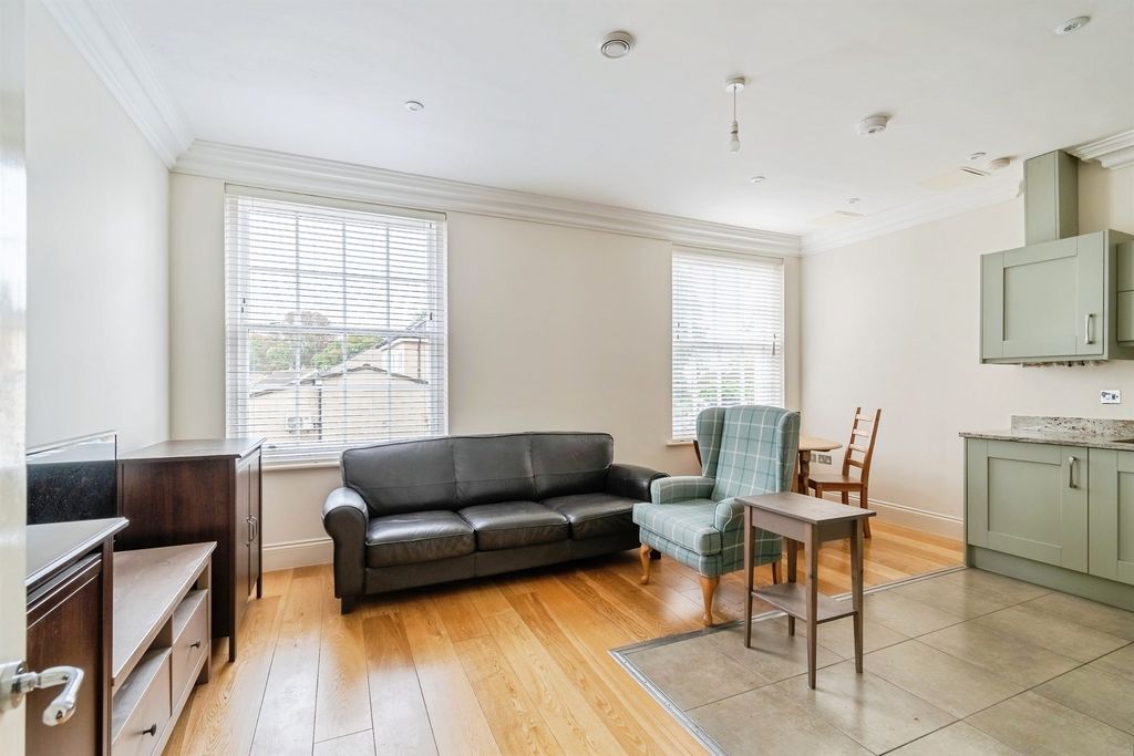 Property photo 2 of 11