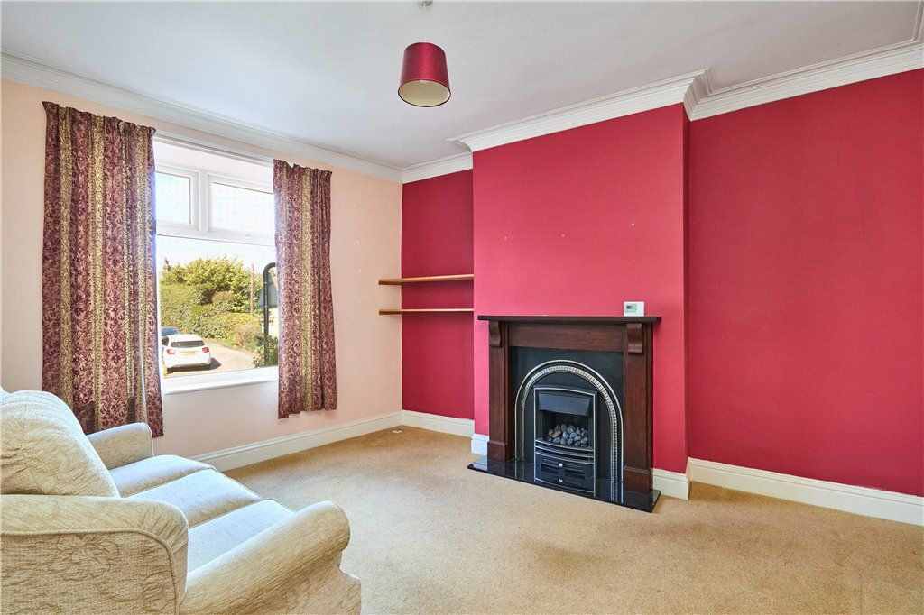 Property photo 3 of 11 Lounge