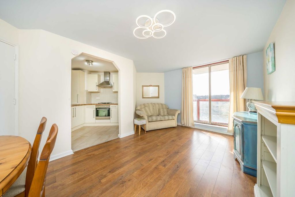 Property photo 3 of 8