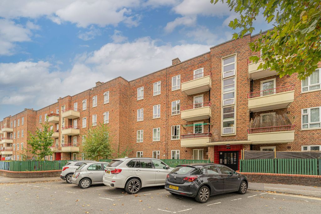 Property photo 2 of 20