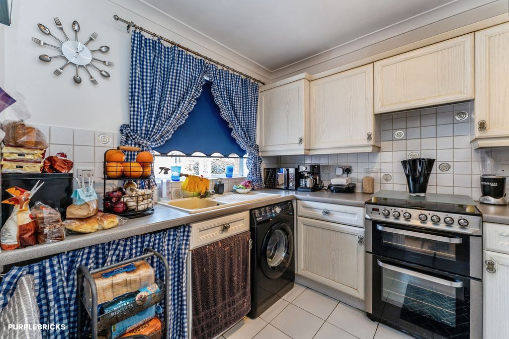 Property photo 2 of 23 Kitchen