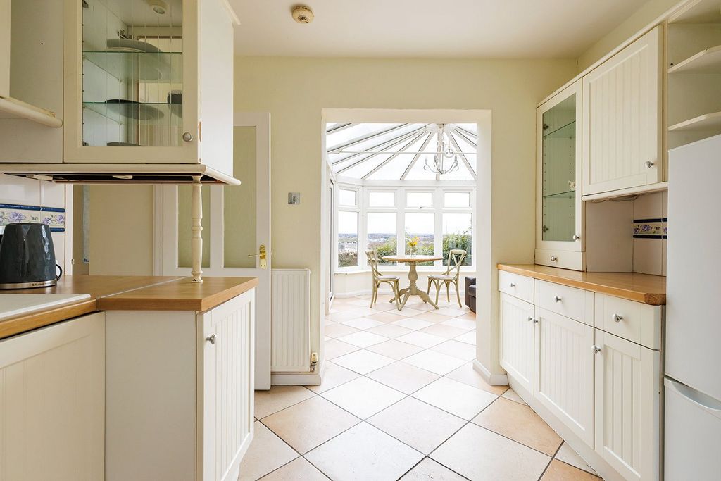 Property photo 2 of 23 Kitchen