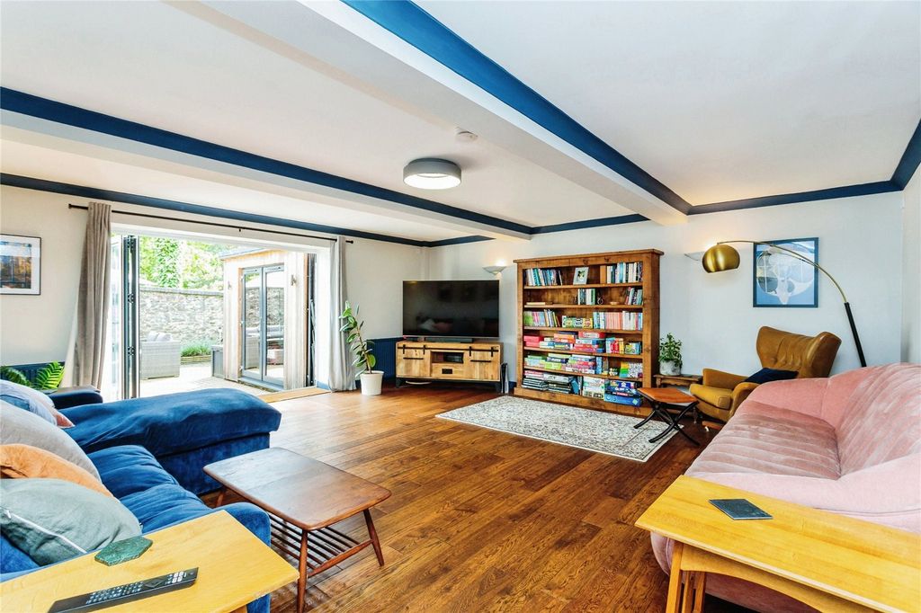 Property photo 2 of 33 Photography