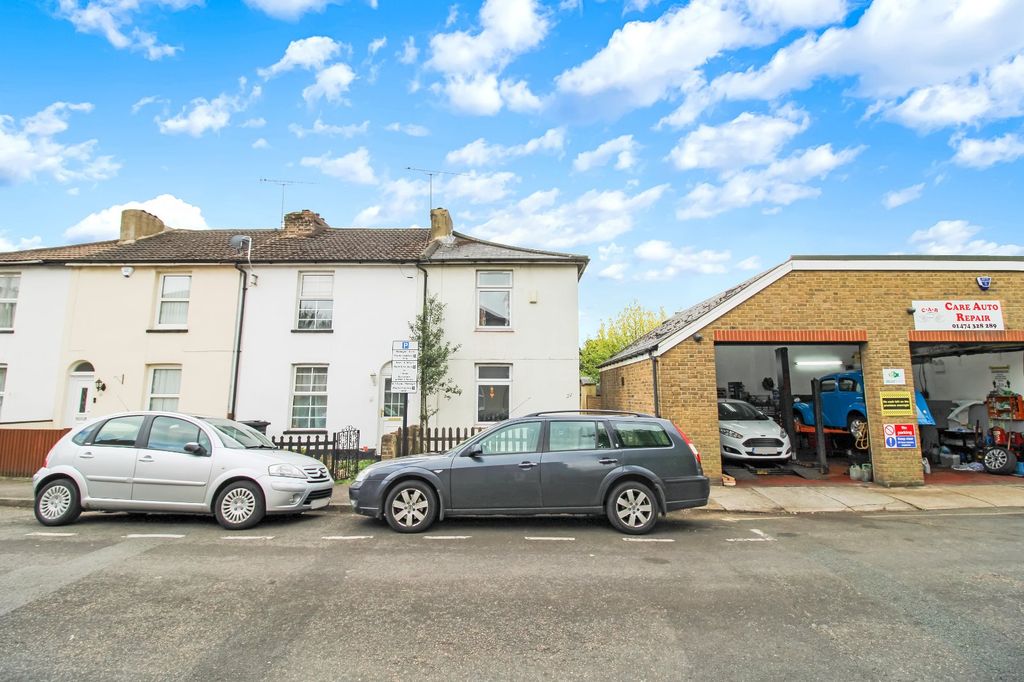 Property photo 1 of 7 External