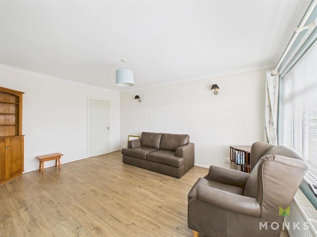 Property photo 3 of 14 Cam05160G0-Pr0069-Still011.Jpg