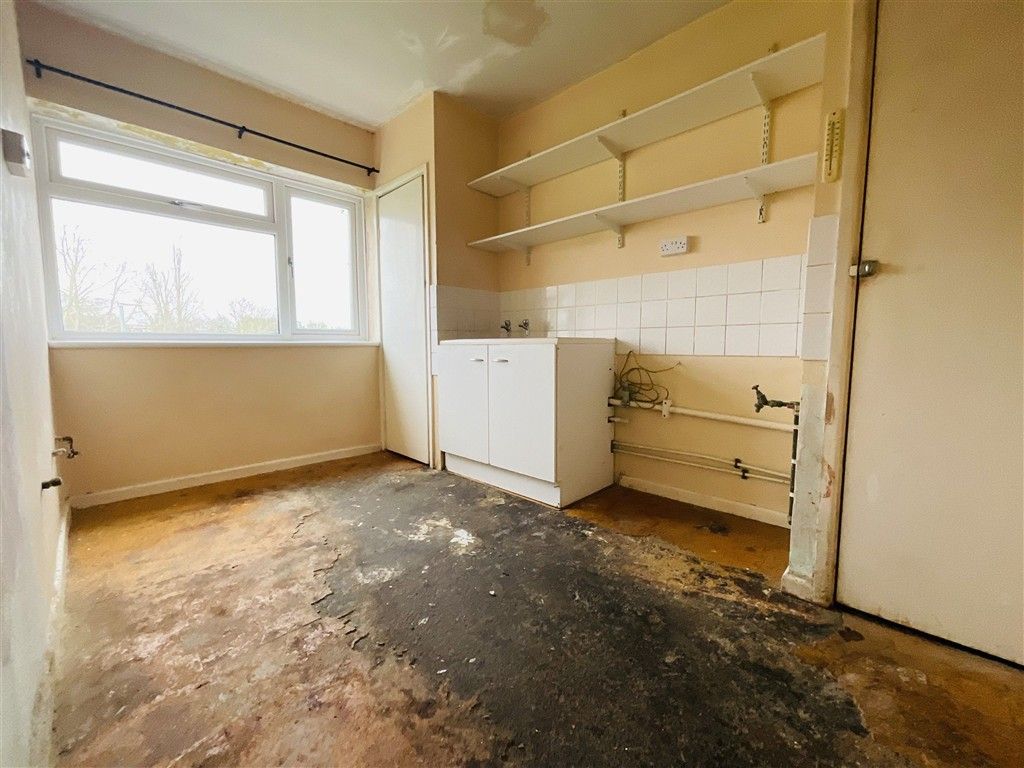 Property photo 3 of 6 Kitchen Area