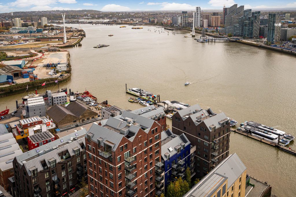 Property photo 3 of 18 Image