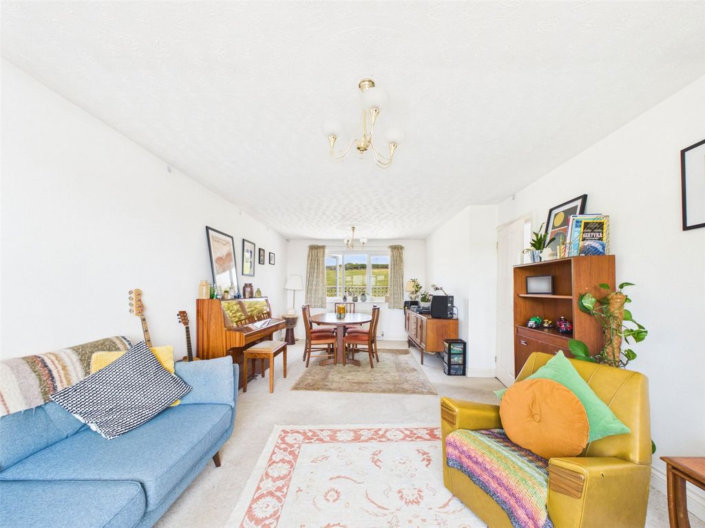 Property photo 2 of 18 Picture No. 06