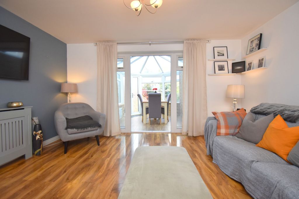 Property photo 2 of 21