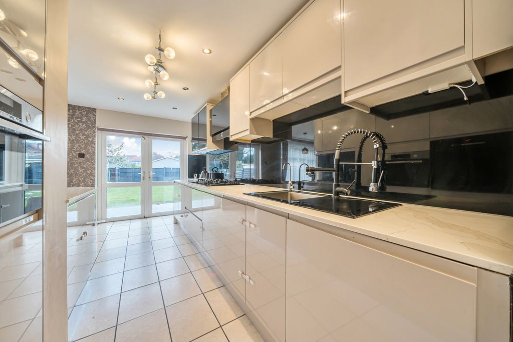 Property photo 3 of 15 1416125-20-69B448...